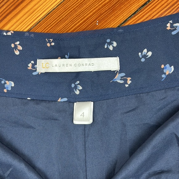 LC Lauren Conrad Floral Print Shorts - Picture 4 of 4